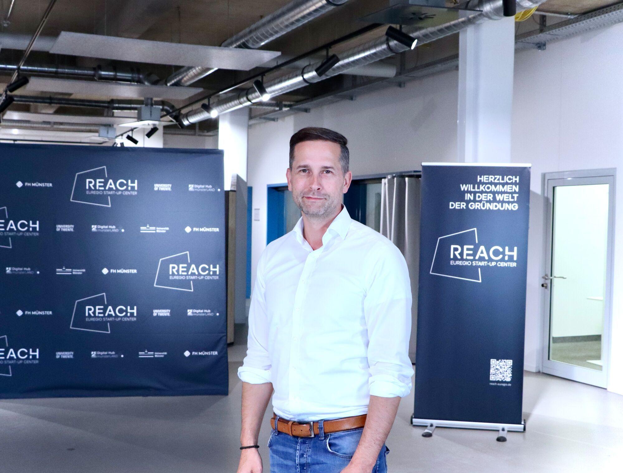 Dr. Christian Junker